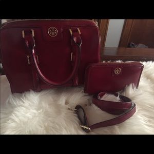 Authentic Tory Burch purse with matching wallet
